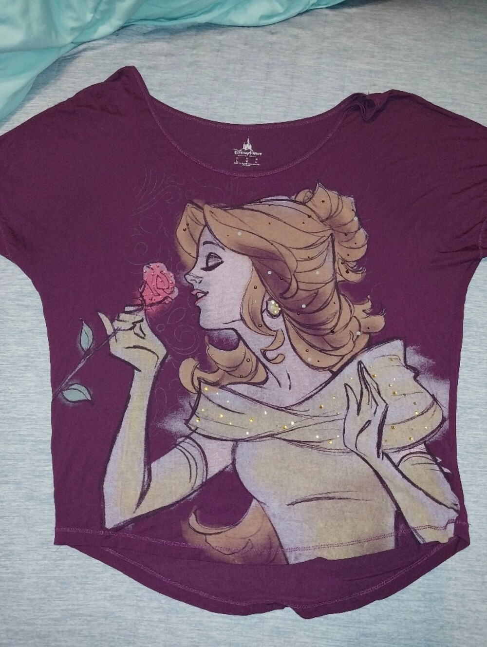 Women’s Graphic Scoop Neck Top - Plum with Belle Illustration